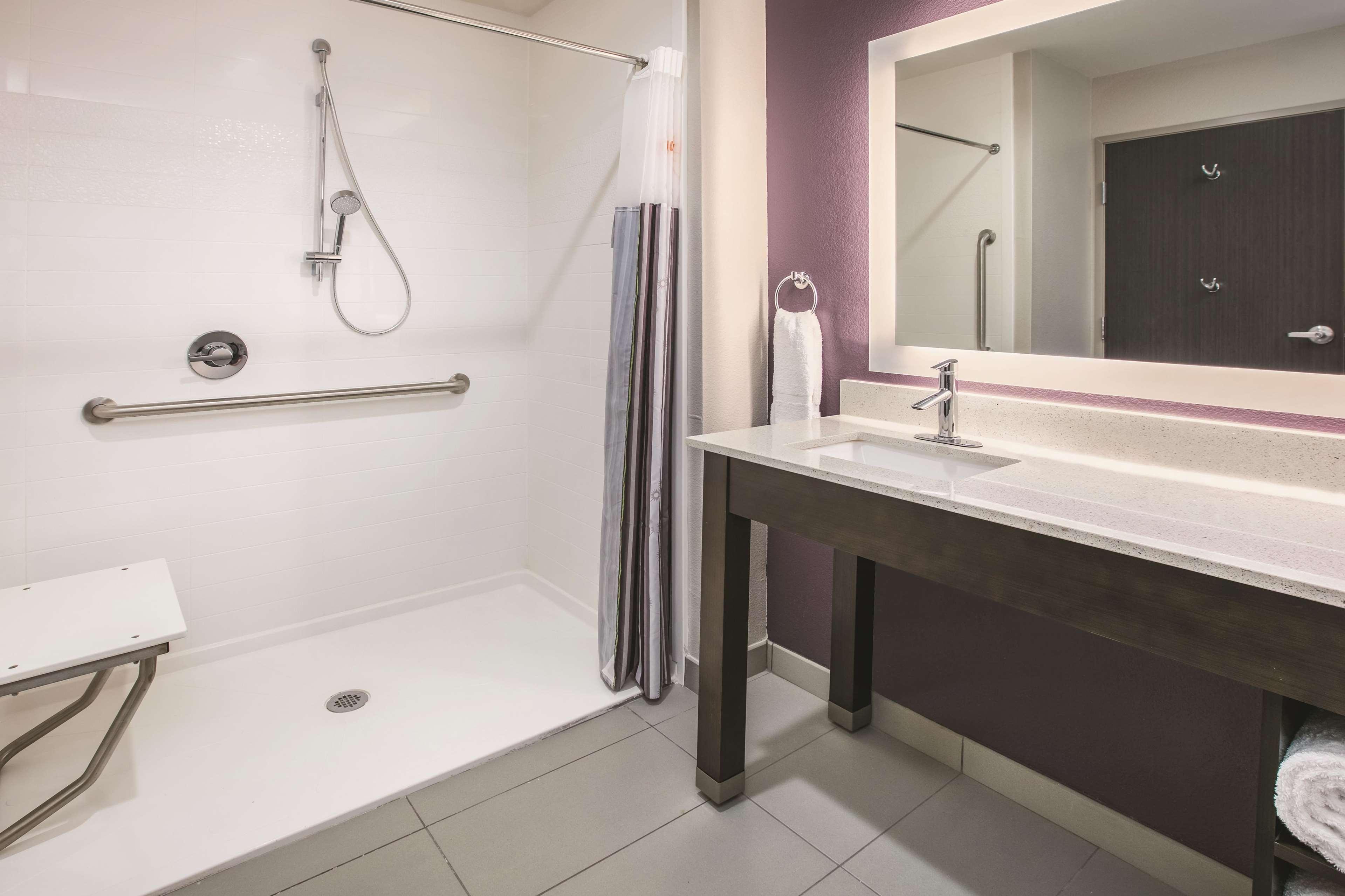 La Quinta By Wyndham Dallas - Richardson Экстерьер фото